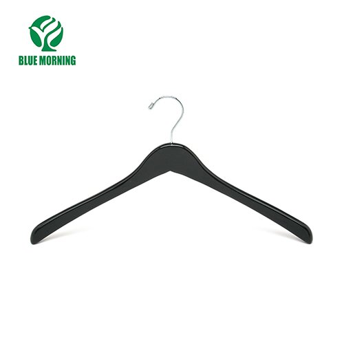 MC19 Wooden Hangers