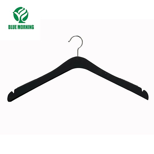 MC25 Wooden Hangers