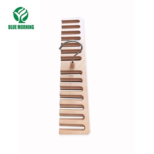 MG10 Wooden Hangers