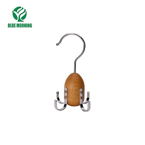 MG17 Wooden Hangers