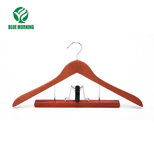 MH1 Wooden Hangers