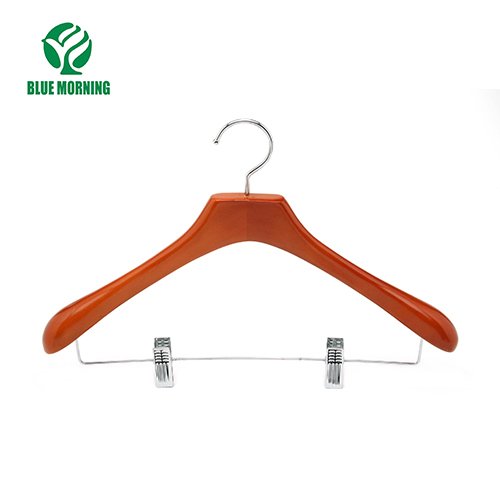 MH13 Wooden Hangers