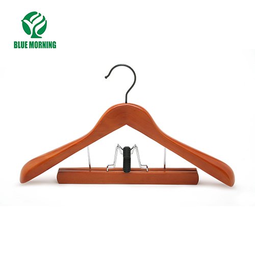MH7 Wooden Hangers