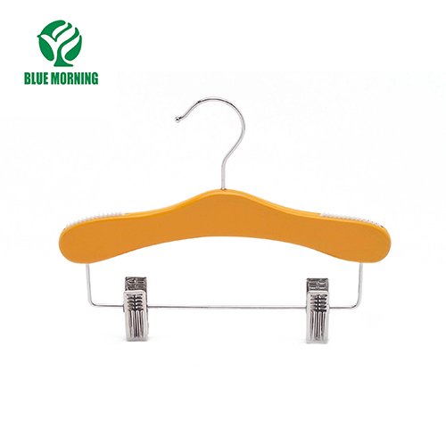 ME8 hanger